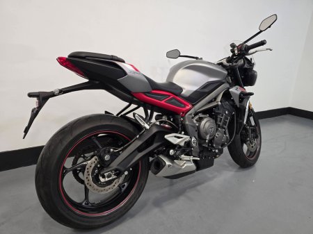 2021 Triumph Speed Triple - thumbnail 5