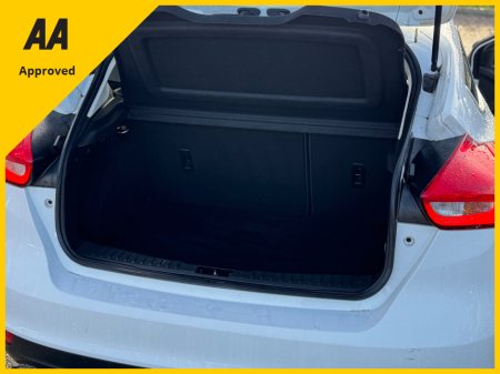 2016 Ford Focus 1.5 TDCI ZETEC 120PS 5DR €9,250 thumbnail