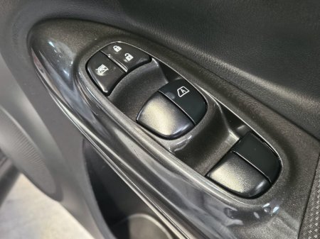 2017 Nissan Juke - thumbnail 8