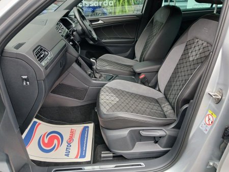 2023 Volkswagen Tiguan 2.0 TDI 150HP R-Line, Silver Met, FSH, 1 owner, 72km. €41,500 thumbnail