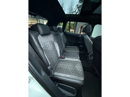 2023 Volkswagen Tiguan 2.0 TDI 150HP R-Line DSG 27.5% €49,995 thumbnail