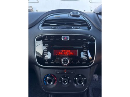 2014 Fiat Punto EASY 1.2 4DR €5,800 thumbnail
