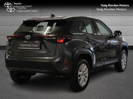 2025 Toyota Yaris Cross LUNA €30,950 thumbnail