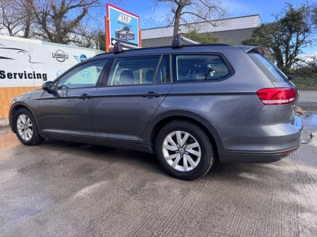 2016 Volkswagen Passat - thumbnail 14