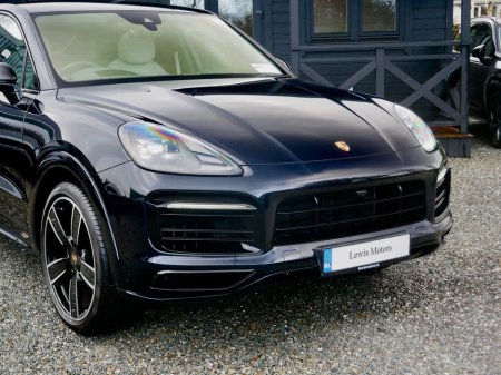 2023 Porsche Cayenne 3.0 V6 E-Hybrid 4WD Auto €87,950 thumbnail
