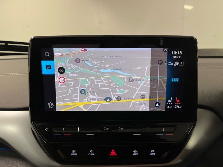 2024 Volkswagen ID.4 Life DX 77kWh 174BHP - Reversing Camera - Ambient Lighting - Sat Nav - Climate Control - Heated Seats - Keyless Start - Apple CarPlay/Android Auto €32,950 thumbnail