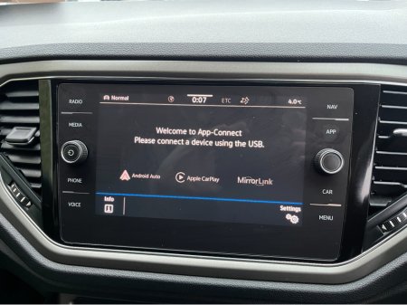 2021 Volkswagen T-Roc STYLE DESIGN PACK AUTOMATIC 2.0 DIESEL //LOW MILES//ADAPTIVE CRUISE CONTROL//KEYLESS ENTRY//REVERSE CAMERA// €26,950 thumbnail