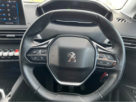 2019 Peugeot 3008 ALLURE 1.5 BLUE HDI 130 6 6.2 4DR €17,900 thumbnail