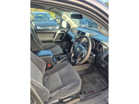 2011 Toyota Landcruiser - thumbnail 14