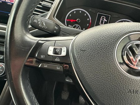 2018 Volkswagen T-Roc 1.0 TSI DESIGN 115HP LOW KM €17,995 thumbnail