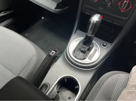 2015 Volkswagen Beetle - thumbnail 14