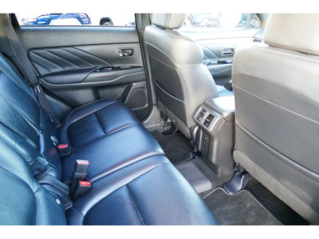 2019 Mitsubishi Outlander 2.4 4H PHEV 221BHP 5 5DR AUTO €21,750 thumbnail