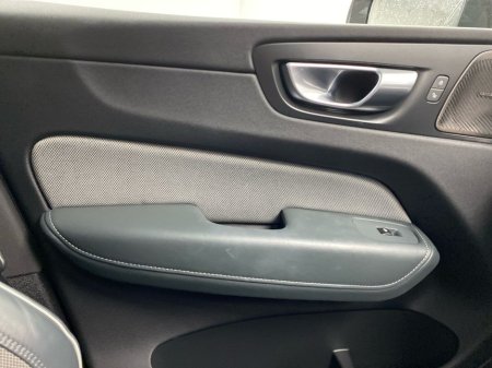 2024 Volvo XC60 - thumbnail 11