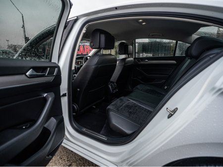 2019 Volkswagen Passat 2019 VW Passat Highline Auto/High spec/1yr warrant €25,888 thumbnail