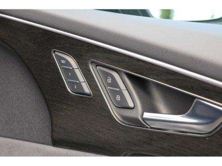 2023 Audi Q8 - thumbnail 12