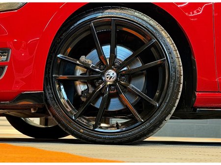 2015 Volkswagen Golf 1.4 TSI 5DR 150HP Highline €15,900 thumbnail