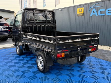 2019 Daihatsu Hijet - thumbnail 5