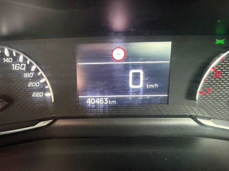 2021 Peugeot 2008 - thumbnail 10