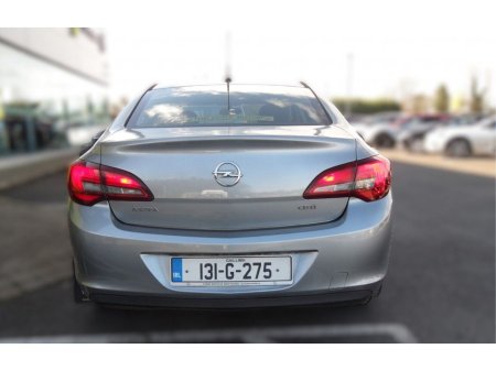 2013 Opel Astra - view 4