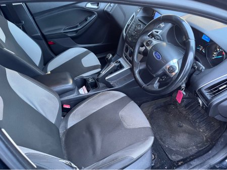 2012 Ford Focus 1.6 TDCI 95BHP ZETEC 5 5DR thumbnail