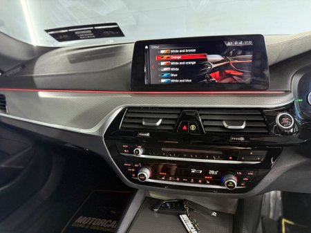 2017 BMW 5 Series - thumbnail 32