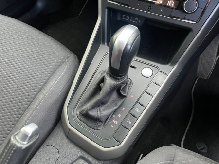 2020 Volkswagen Polo COMFORTLINE AUTOMATIC 1.0 PETROL //ADAPTIVE CRUISE CONTROL//KEYLESS ENTRY//WIRELESS PHONE CHARGING//REVERSE CAMERA// €17,950 thumbnail