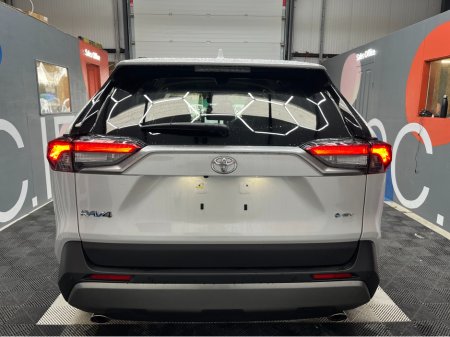 2025 Toyota Rav4 - thumbnail 3