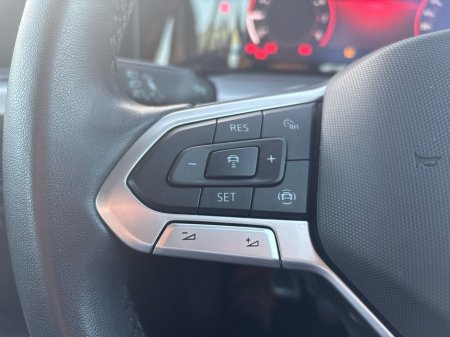 2024 Volkswagen Golf 1.0 TSI 110HP Life €24,975 thumbnail