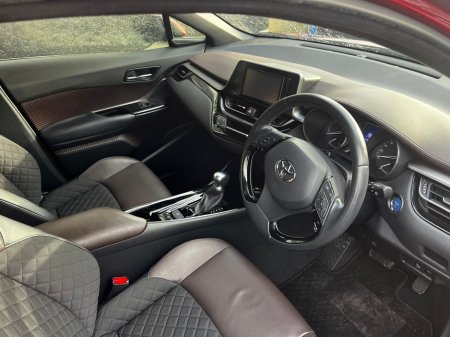 2018 Toyota C-HR Toyoya CHR 1.8 self charging hybrid, loads of extras €19,800 thumbnail