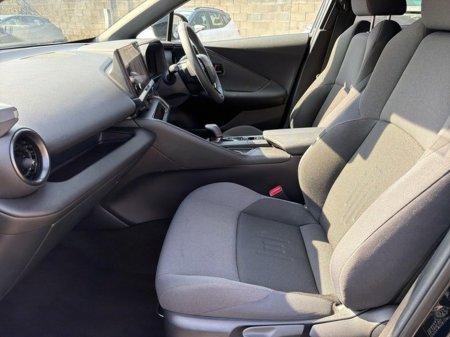 2024 Toyota C-HR - thumbnail 6