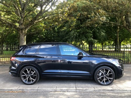 2022 Volkswagen Touareg 3.0 V6 R HYBRID PAN ROOF €65,950