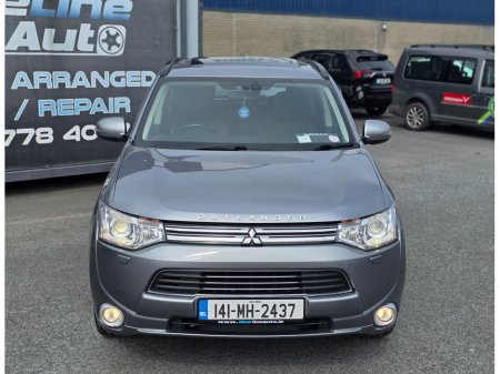 2014 Mitsubishi Outlander - thumbnail 2