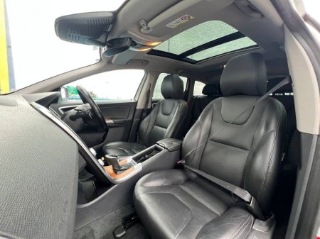 2017 Volvo XC60 D4 CLASSIC 2.0 D // OPENING PAN ROOF // LEATHER INTERIOR // DIGITAL CLUSTER €24,900 thumbnail