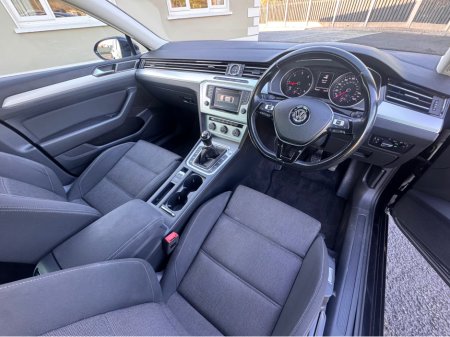 2015 Volkswagen Passat - thumbnail 3