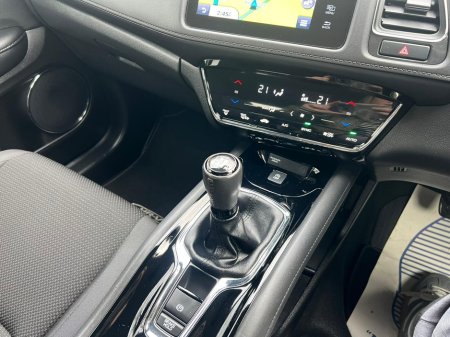 2019 Honda HR-V 1.5 i-VTEC ES €15,950 thumbnail