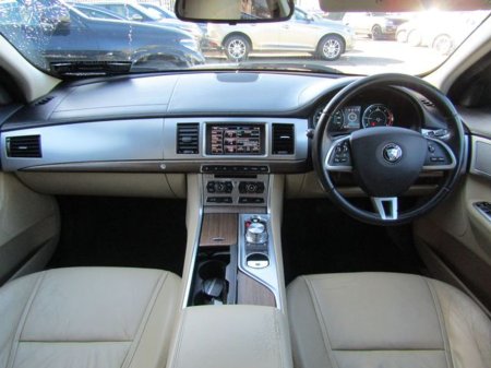 2014 Jaguar XF - thumbnail 15