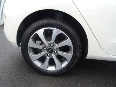 2021 Ford Fiesta CONNECTED  1.0T " metallic white" €16,950 thumbnail