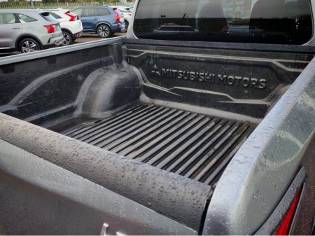 2019 Mitsubishi L200 auto €21,700 thumbnail