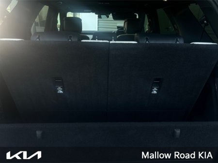 2021 Land Rover Discovery 3.0 SD6 R- R-DYNAMIC H 7 SEATER €74,950 thumbnail