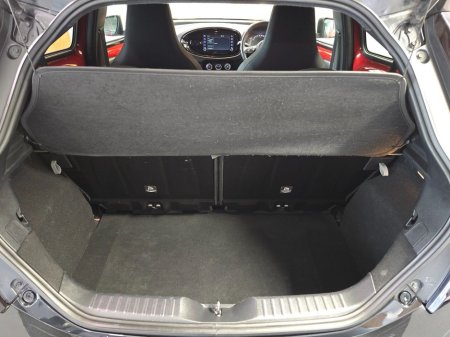 2022 Toyota Aygo X - thumbnail 6