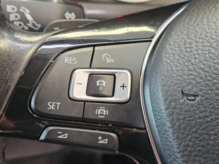 2021 Volkswagen Tiguan 2.0 TDI 150HP Comfortline DSG €34,950 thumbnail