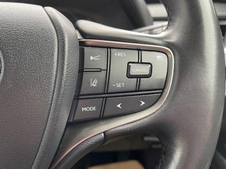 2022 Lexus UX 250 H 2.0 250h F Sport Design SUV 5dr Petrol Hybrid E-CVT Euro 6 (s/s) (184 ps) thumbnail