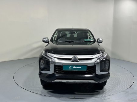 2020 Mitsubishi L200 - view 2