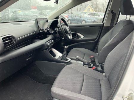 2022 Toyota Yaris FRESH SELECTION OF TRADE-INS YARIS 1.0 LUNA 4DR thumbnail