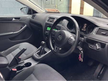 2014 Volkswagen Jetta - thumbnail 3