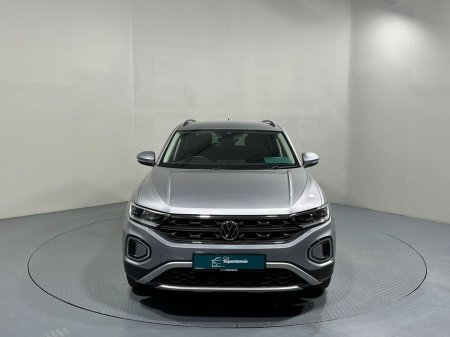 2025 Volkswagen T-Roc - view 2