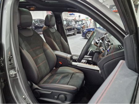 2023 Mercedes-Benz EQB 300 AMG LINE PREMIUM (PAN ROOF / 7 SEATER) 4MATIC AUTOMATIC **ONE OWNER / APPLE CARPLAY / BLIND SPOT ASSIST / ELECTRIC SUNROOF / ELECTRIC BOOTLID / REVERSE CAMERA / WIRELESS PHONE CHARGING** €39,900 thumbnail