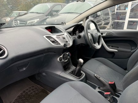 2012 Ford Fiesta - thumbnail 12