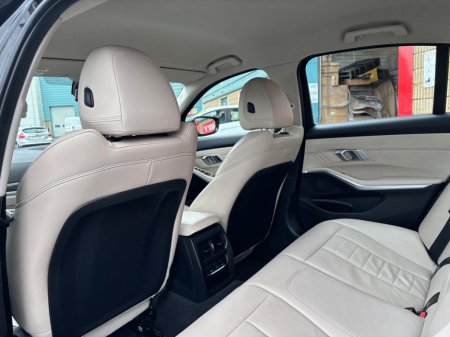 2019 BMW 3 Series - thumbnail 14