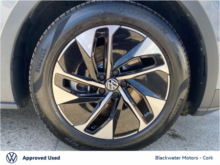 2025 Volkswagen ID.4 PRO PLUS 77KWH 286HP €40,995 thumbnail